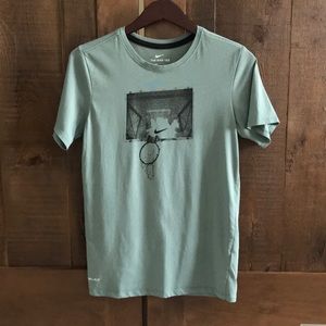 Small Nike tee